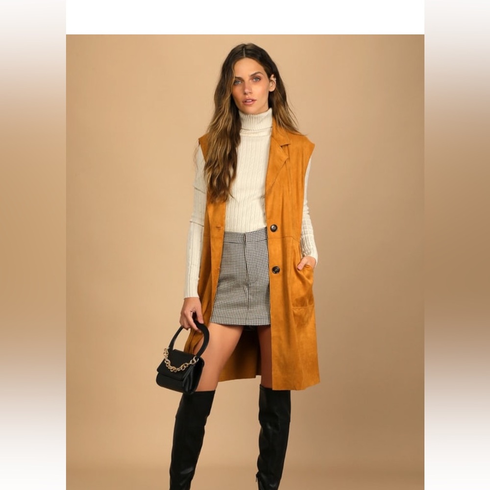 Brisk Bliss Camel Suede Sleeveless
Trench Coat